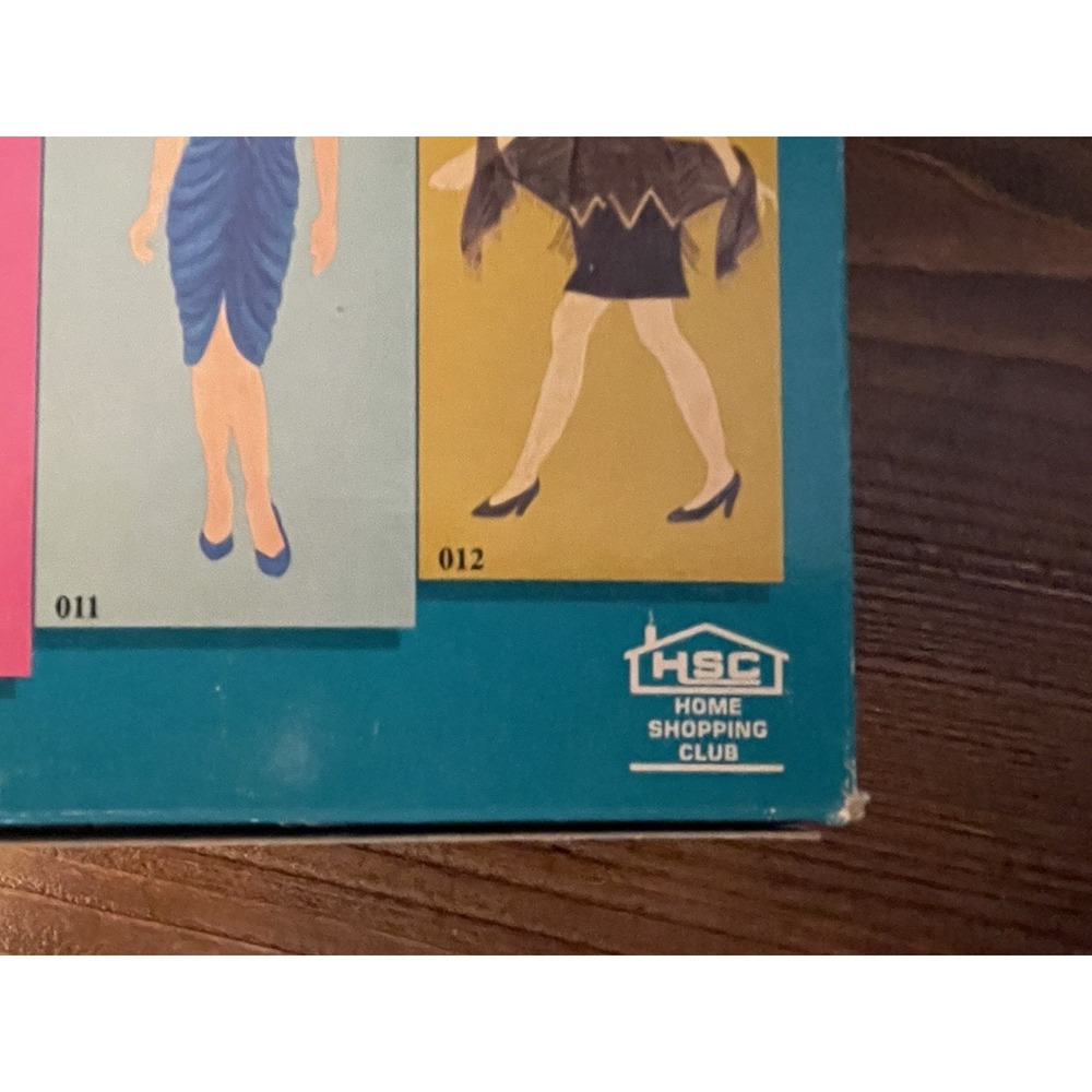 Vanna‎ White Doll with Original Fashions 002 Limited Edition HSC-NEW 1990 - Picture 3 of 4